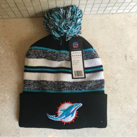 🩵NWT🩵 Miami dolphins Beanie Winter Beanie Blue With Pom Pom One Size Fits All - Picture 1 of 4